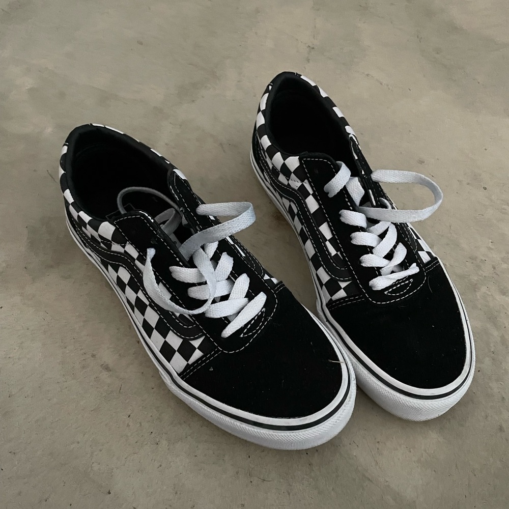 EUC checkered vans big kids sz 4.5